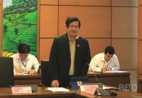 Cần có chính sách sống chung với bão lũ, người dân trú bão tại nhà